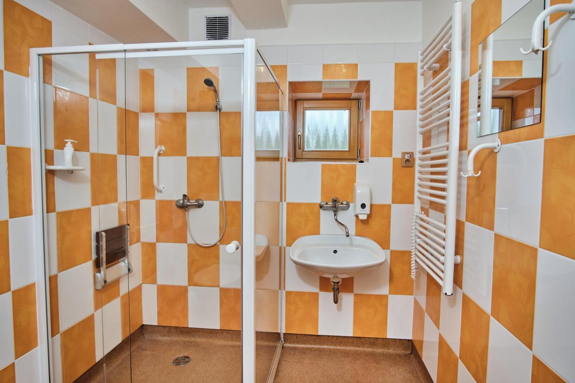 فندق Strnadovsky Mlyn Jesenice  الغرفة الصورة